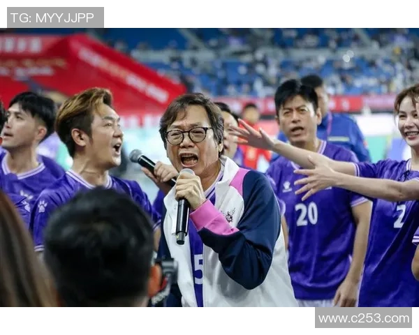 三位足球明星齐聚一堂，三种风格诠释足球魅力，展现男生独特个人特色