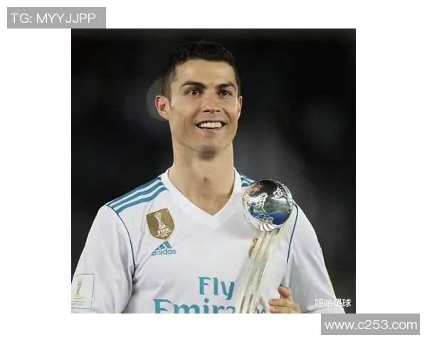 C罗小辫子造型引领潮流成为足球场上最耀眼的明星壁纸设计 C罗小辫子造型引领潮流成为足球场上最耀眼的明星壁纸设计